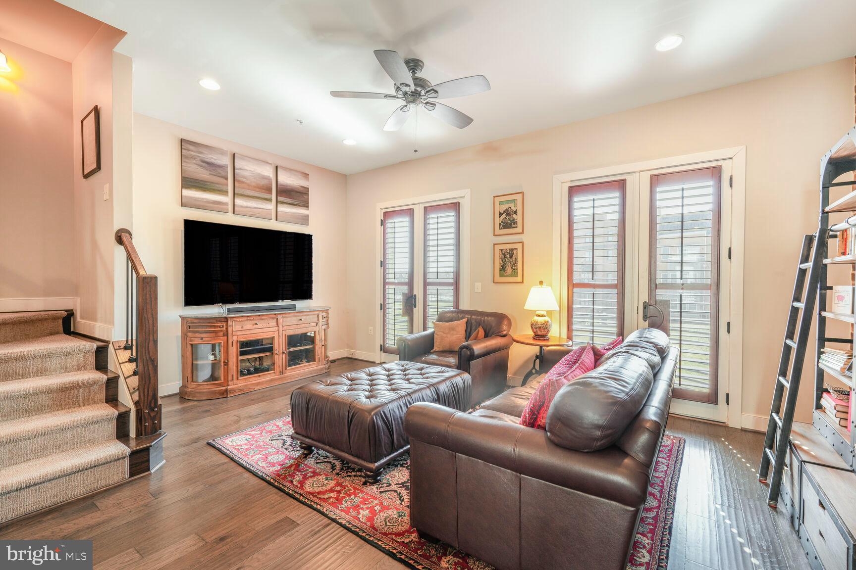 714 E HOWELL AVENUE E