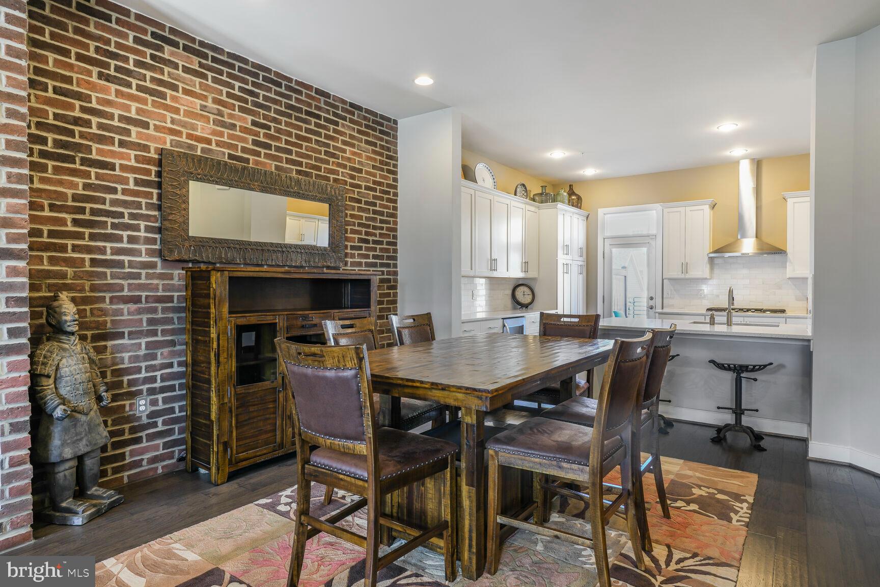 714 E HOWELL AVENUE E