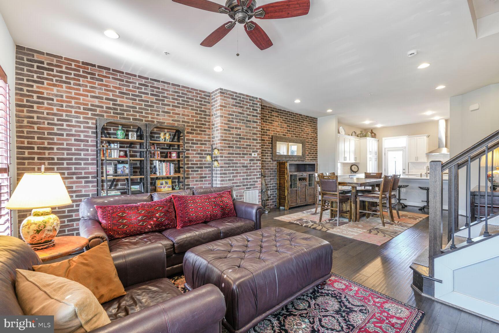 714 E HOWELL AVENUE E