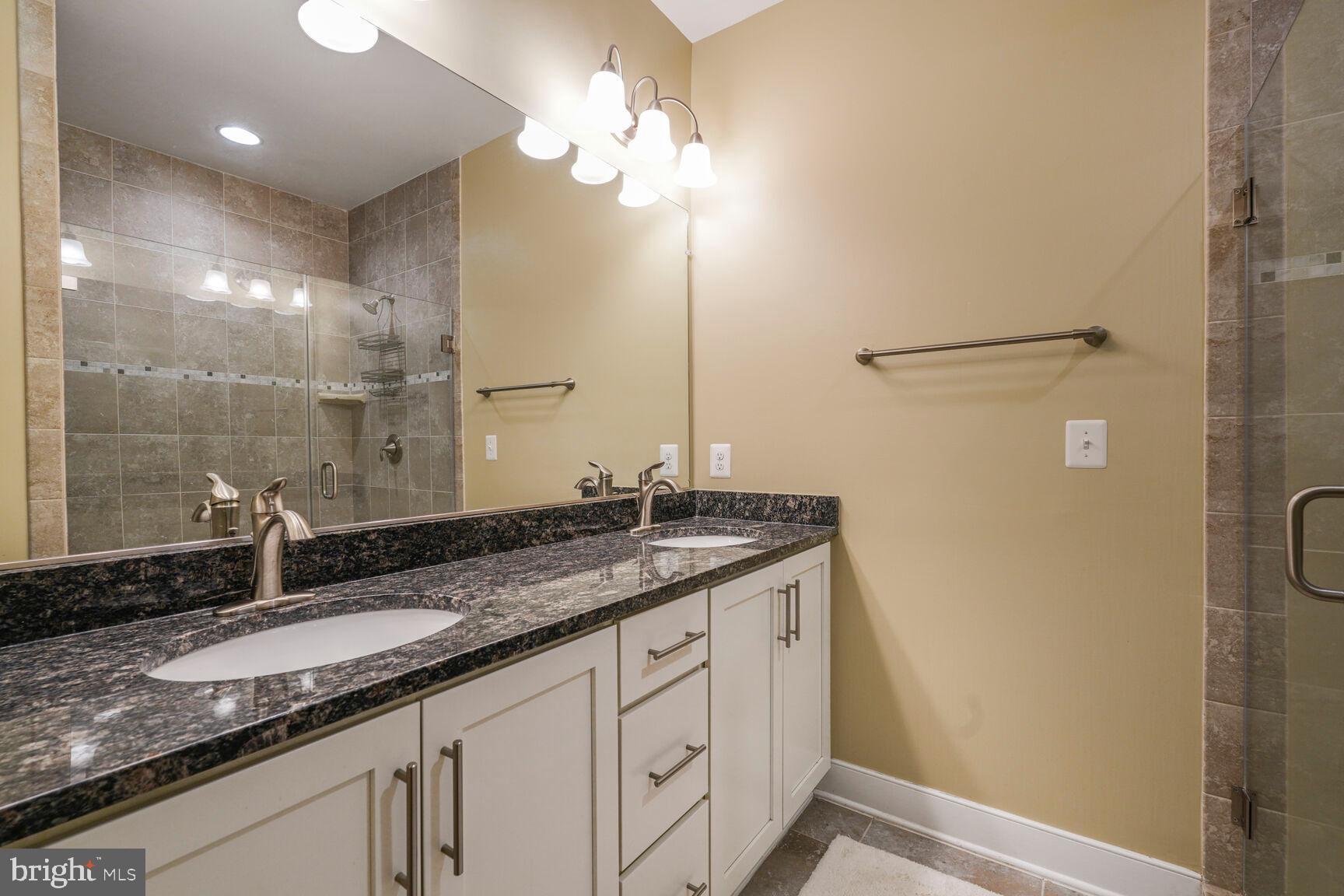 714 E HOWELL AVENUE E