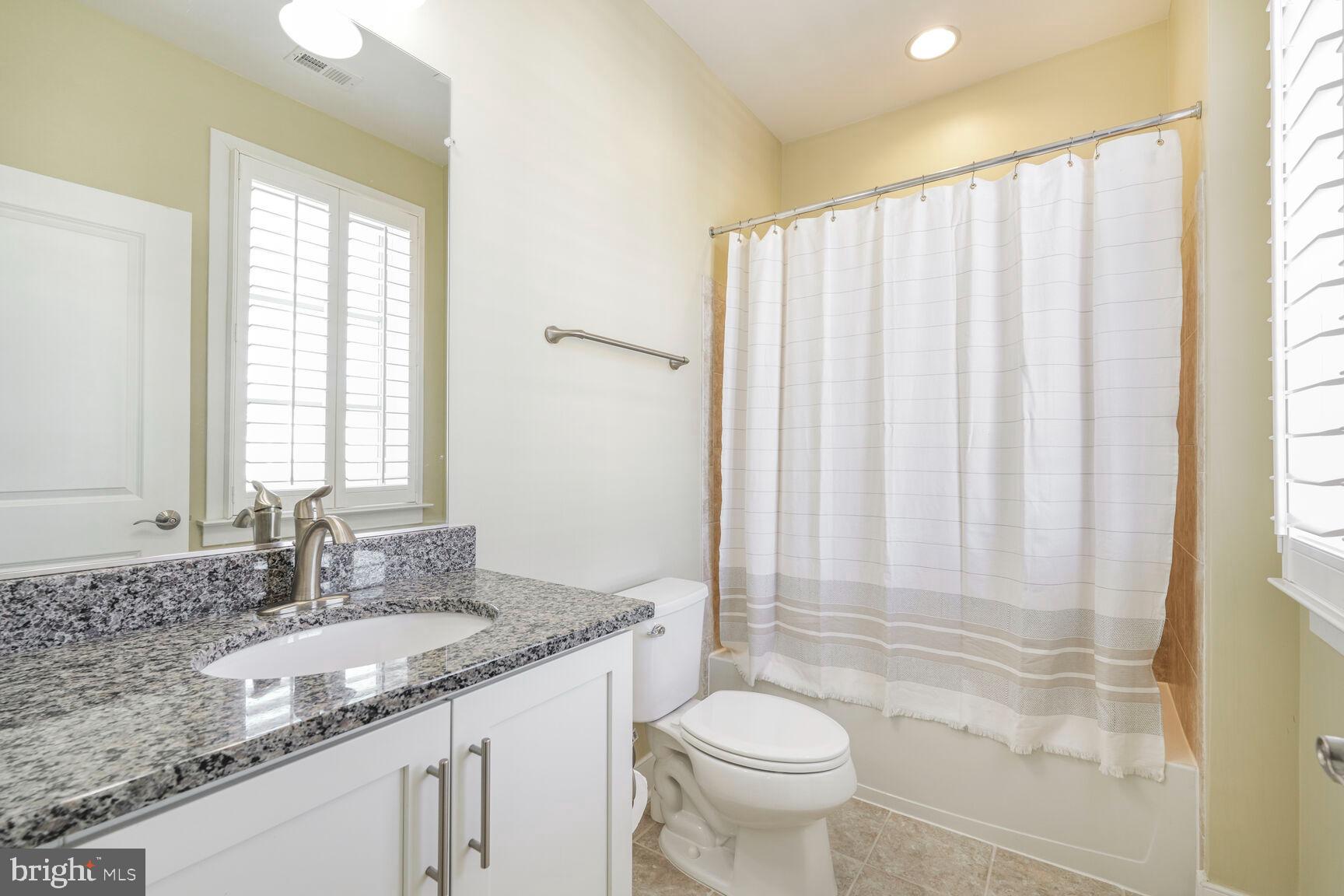 714 E HOWELL AVENUE E