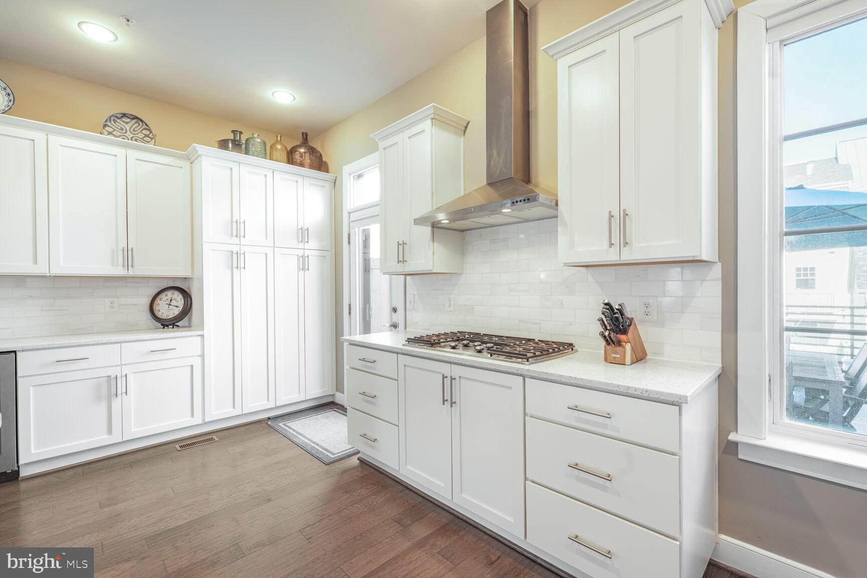 714 E HOWELL AVENUE E