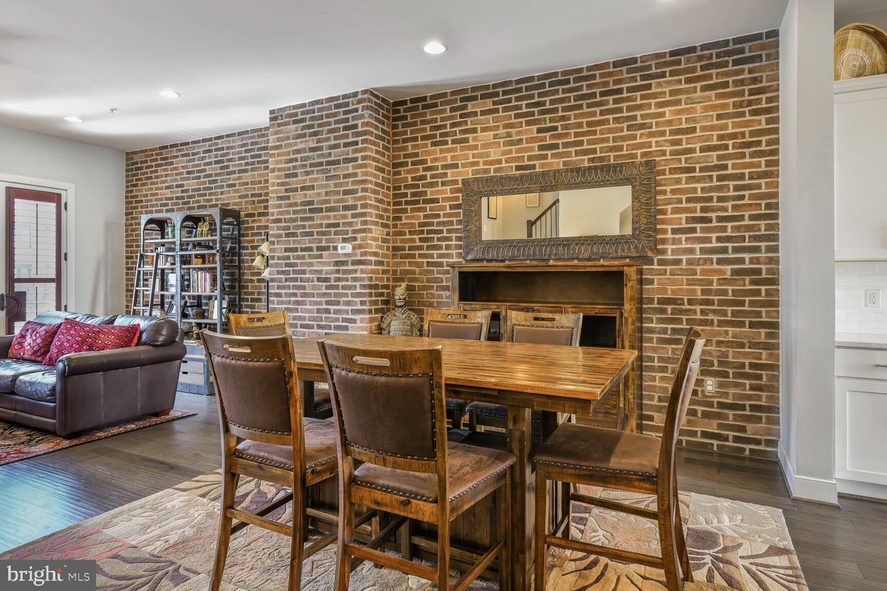 714 E HOWELL AVENUE E