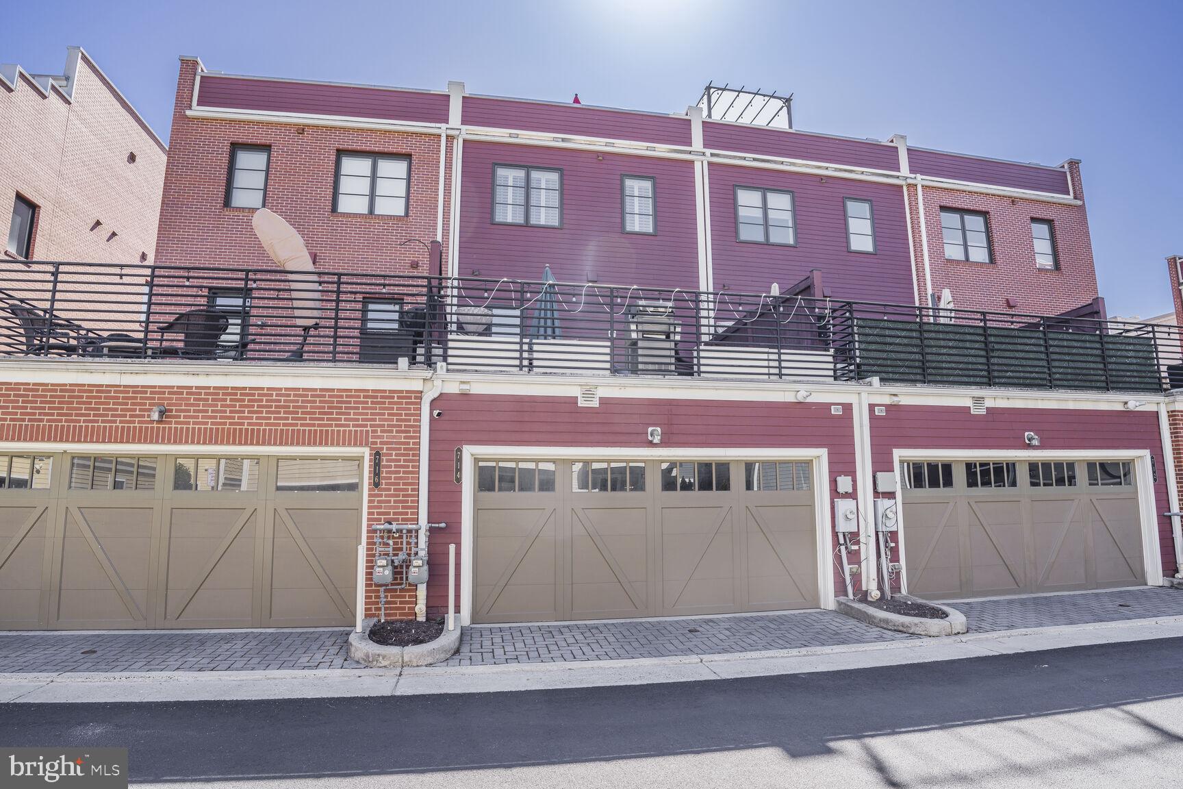 714 E HOWELL AVENUE E