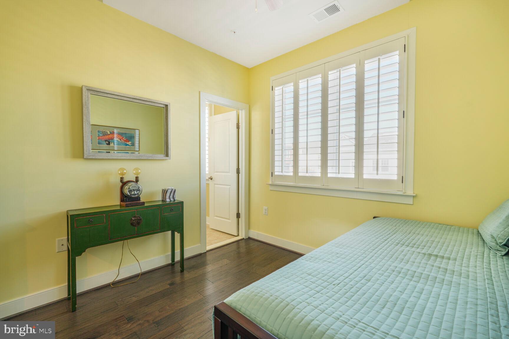 714 E HOWELL AVENUE E