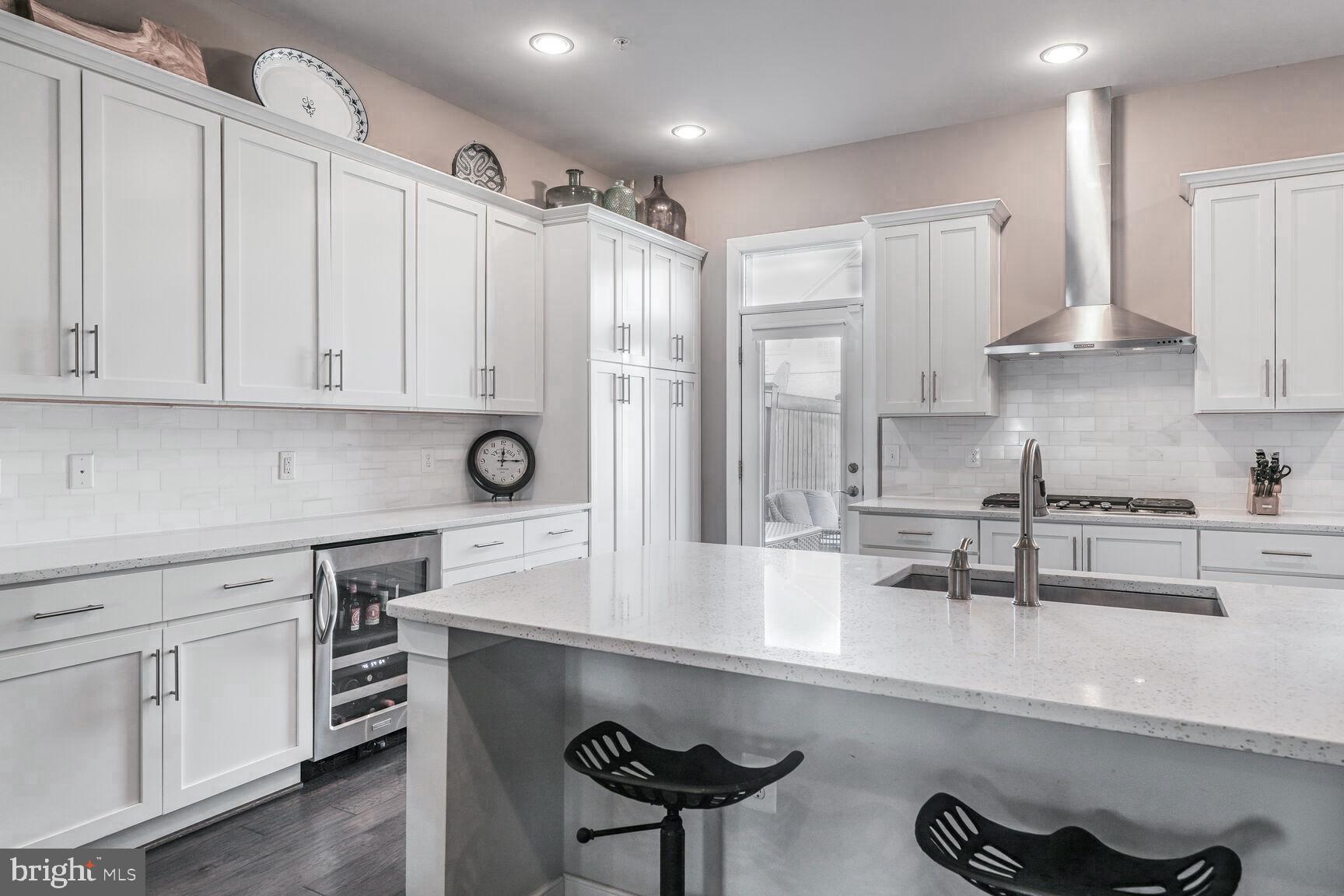 714 E HOWELL AVENUE E