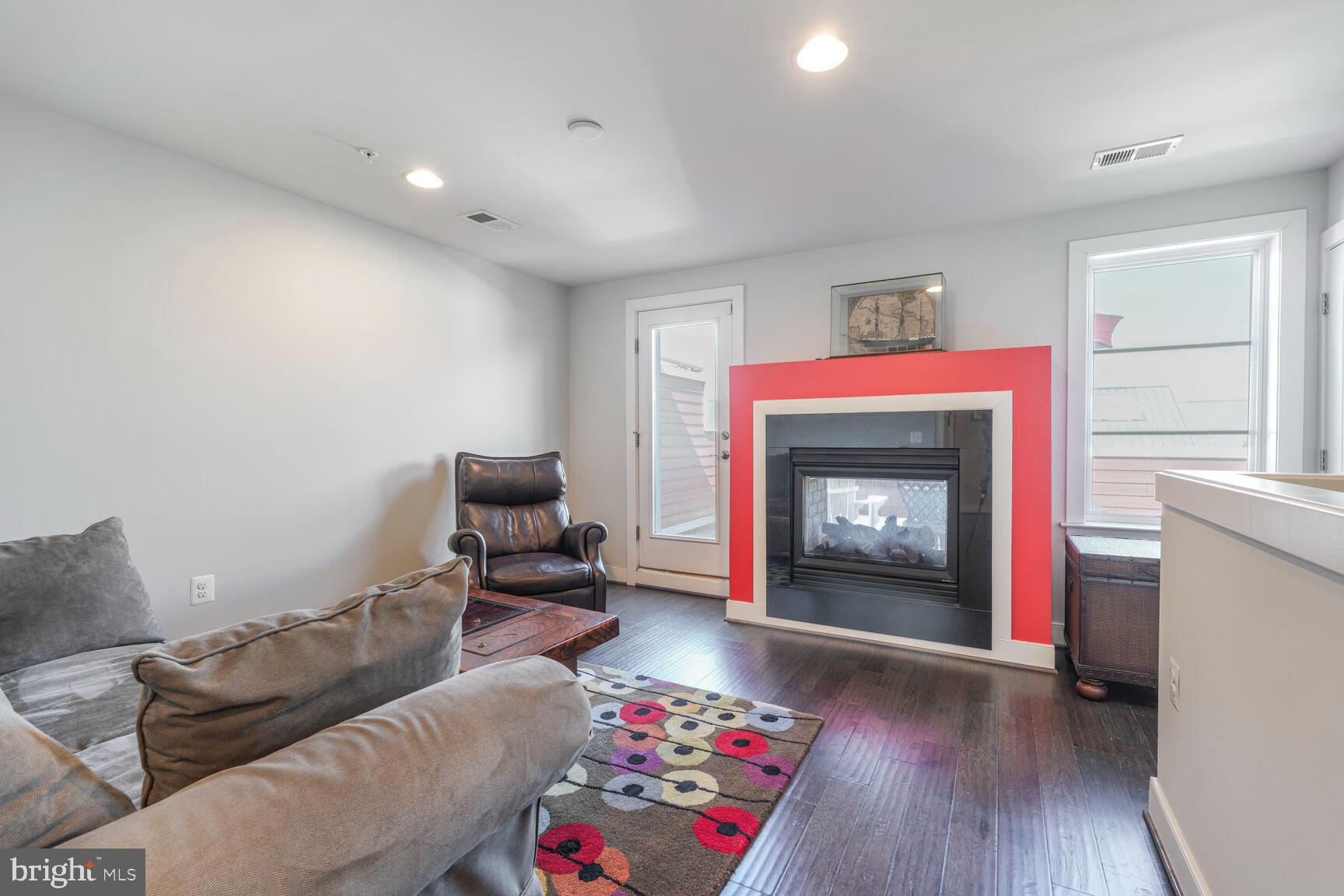 714 E HOWELL AVENUE E