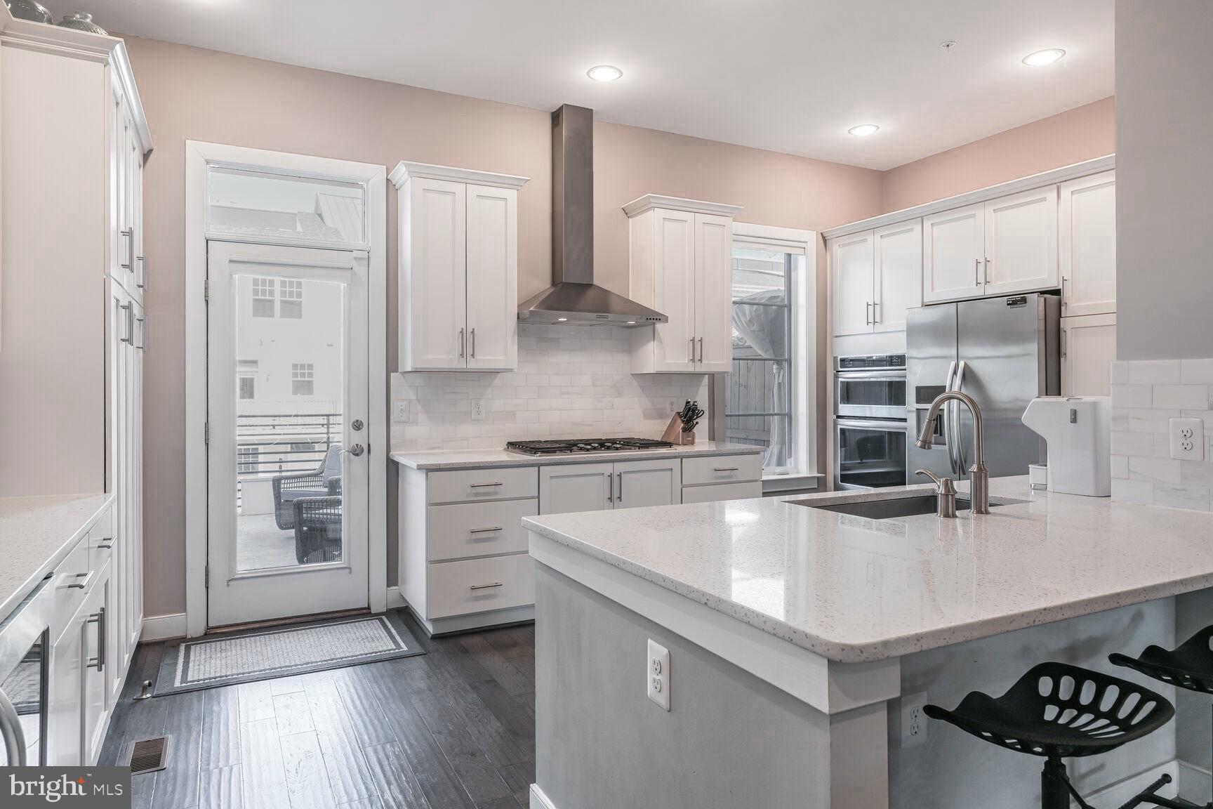 714 E HOWELL AVENUE E