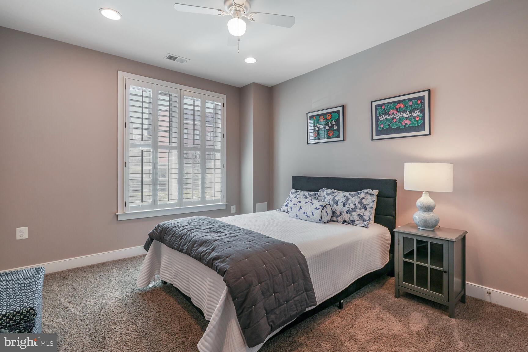 714 E HOWELL AVENUE E