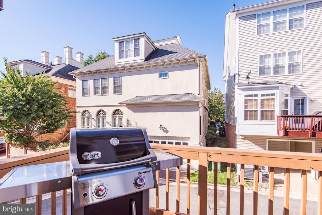 5133 GARDNER DRIVE