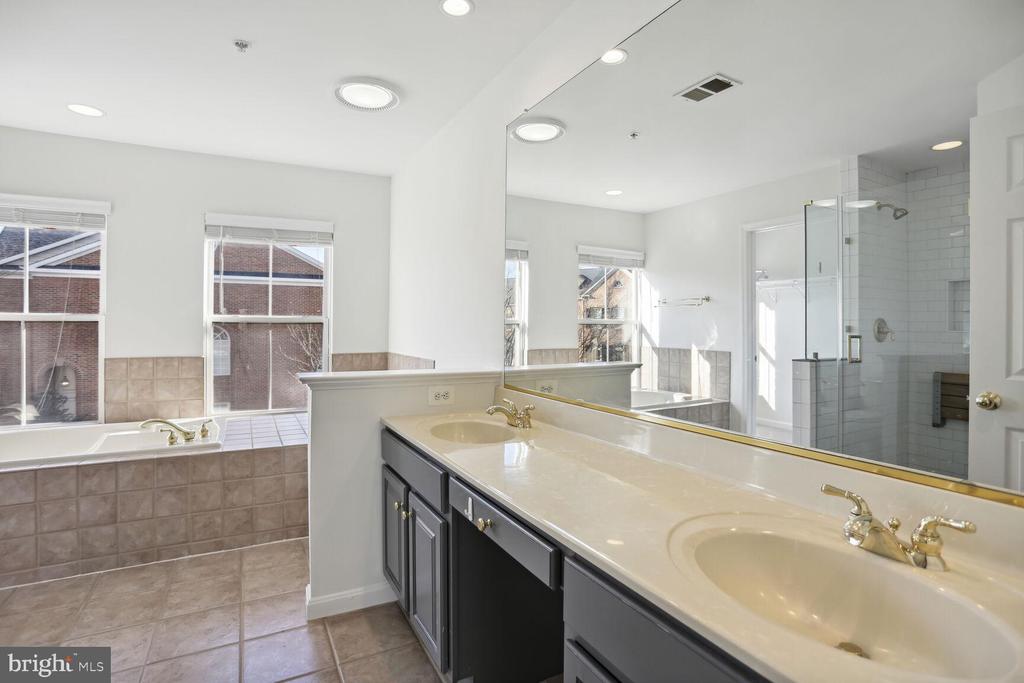 5133 GARDNER DRIVE