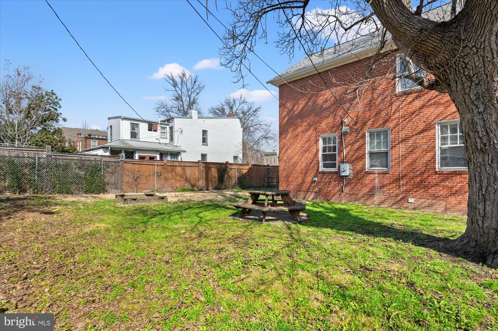 414 N WEST STREET