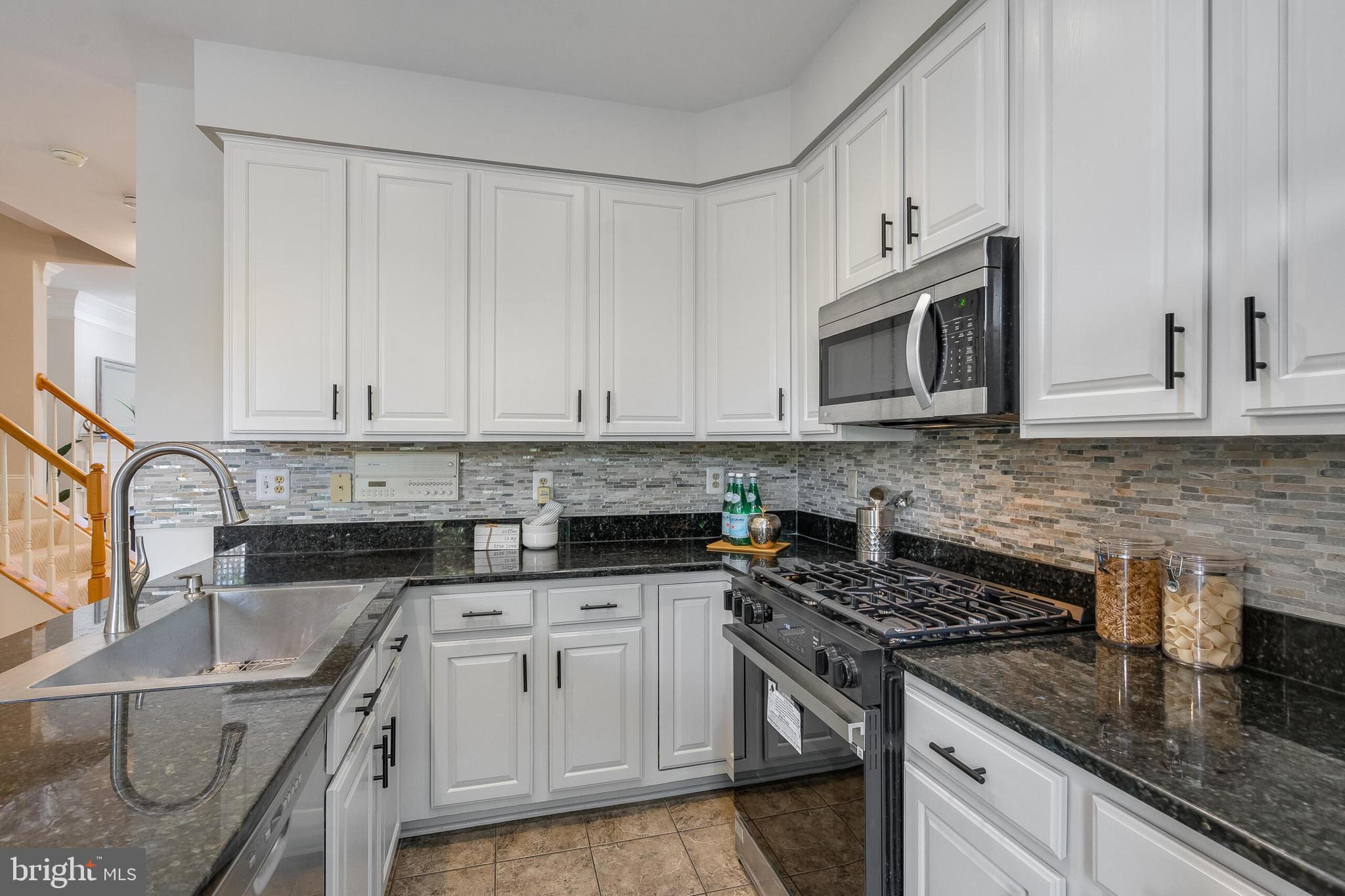 311 HEARTHSTONE MEWS