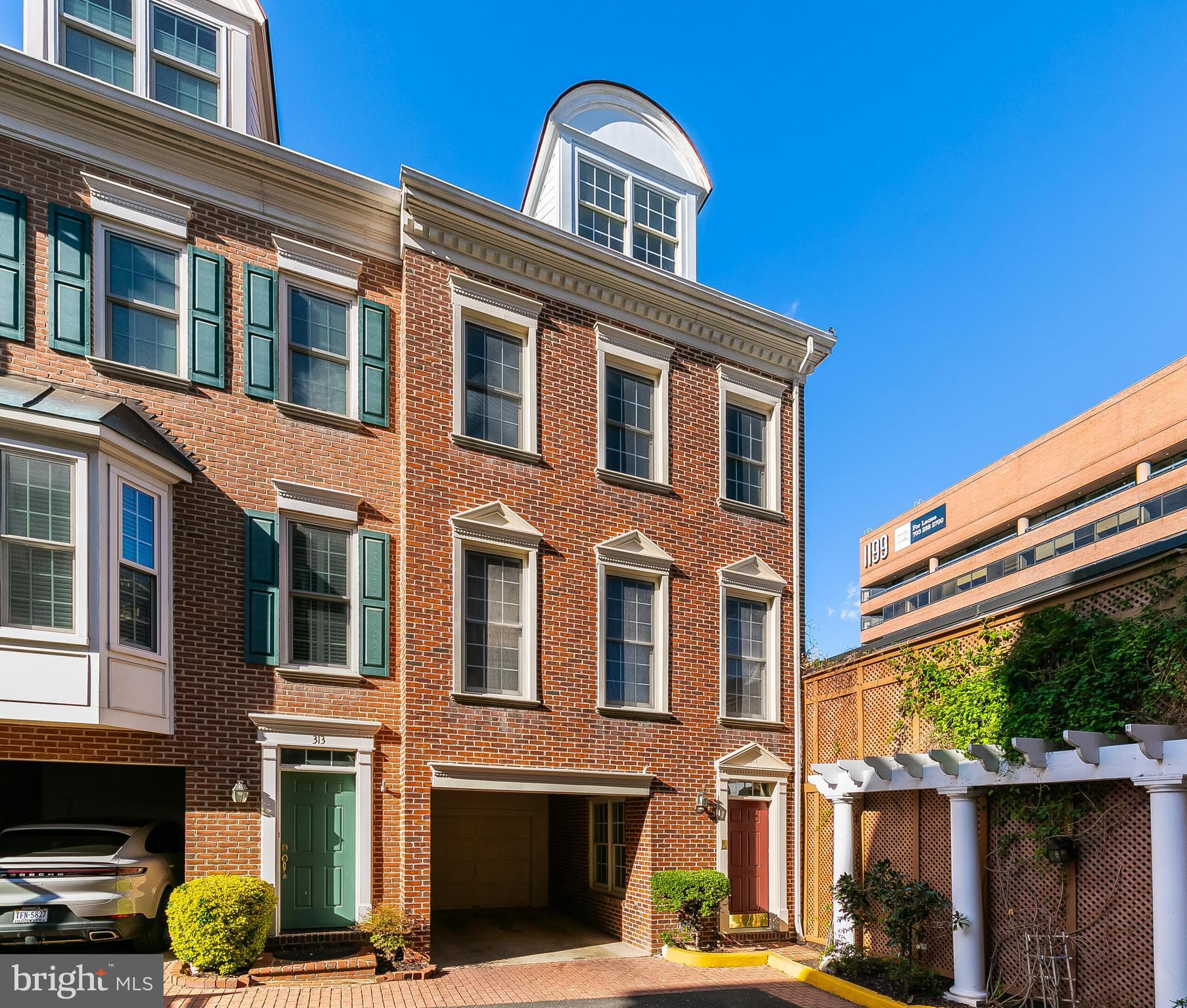 311 HEARTHSTONE MEWS