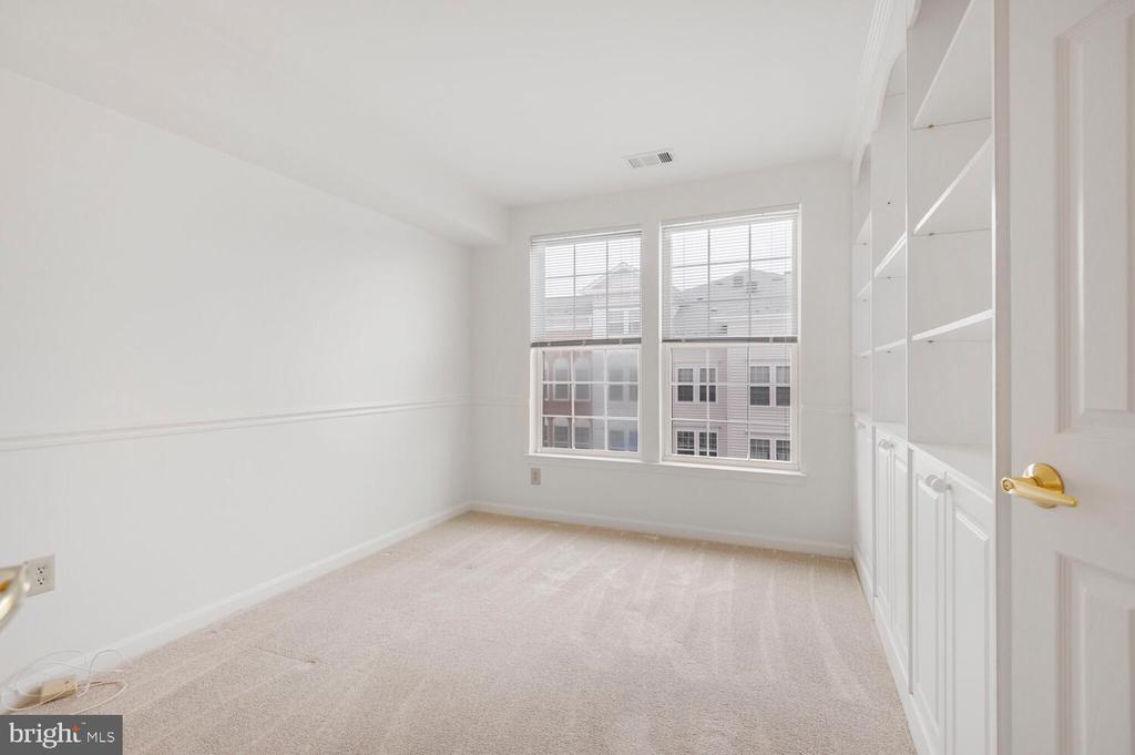 4950 BRENMAN PARK DRIVE 404