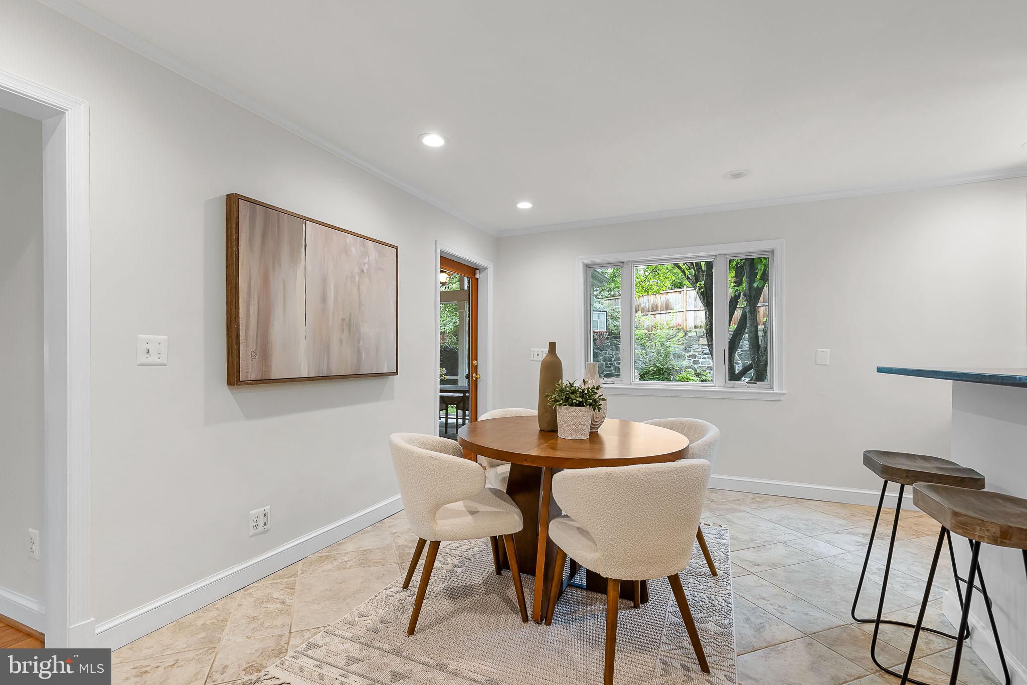 404 CROWN VIEW DRIVE