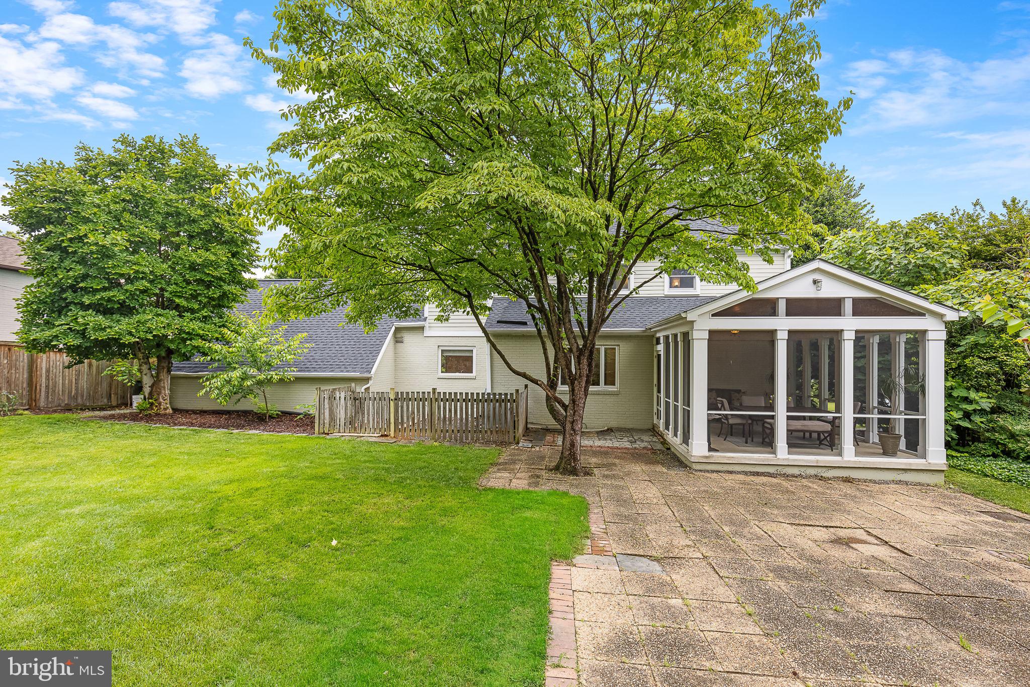 404 CROWN VIEW DRIVE