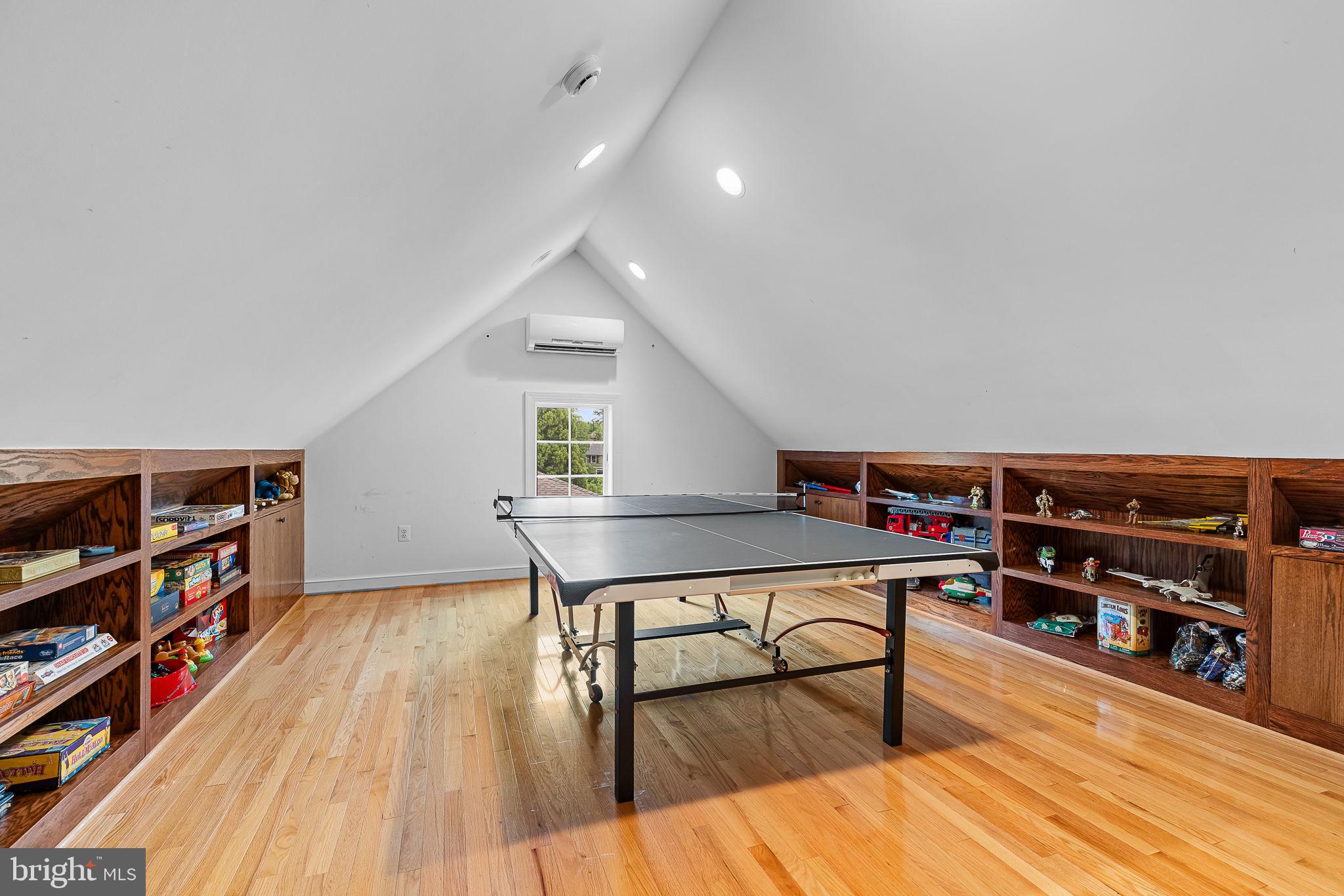 404 CROWN VIEW DRIVE