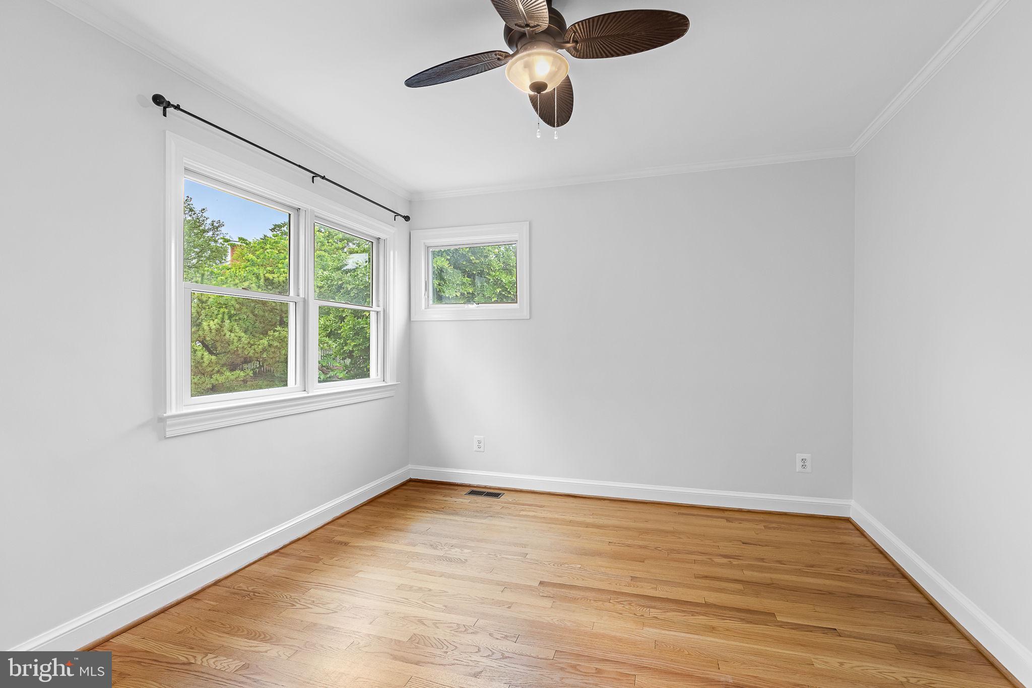 404 CROWN VIEW DRIVE