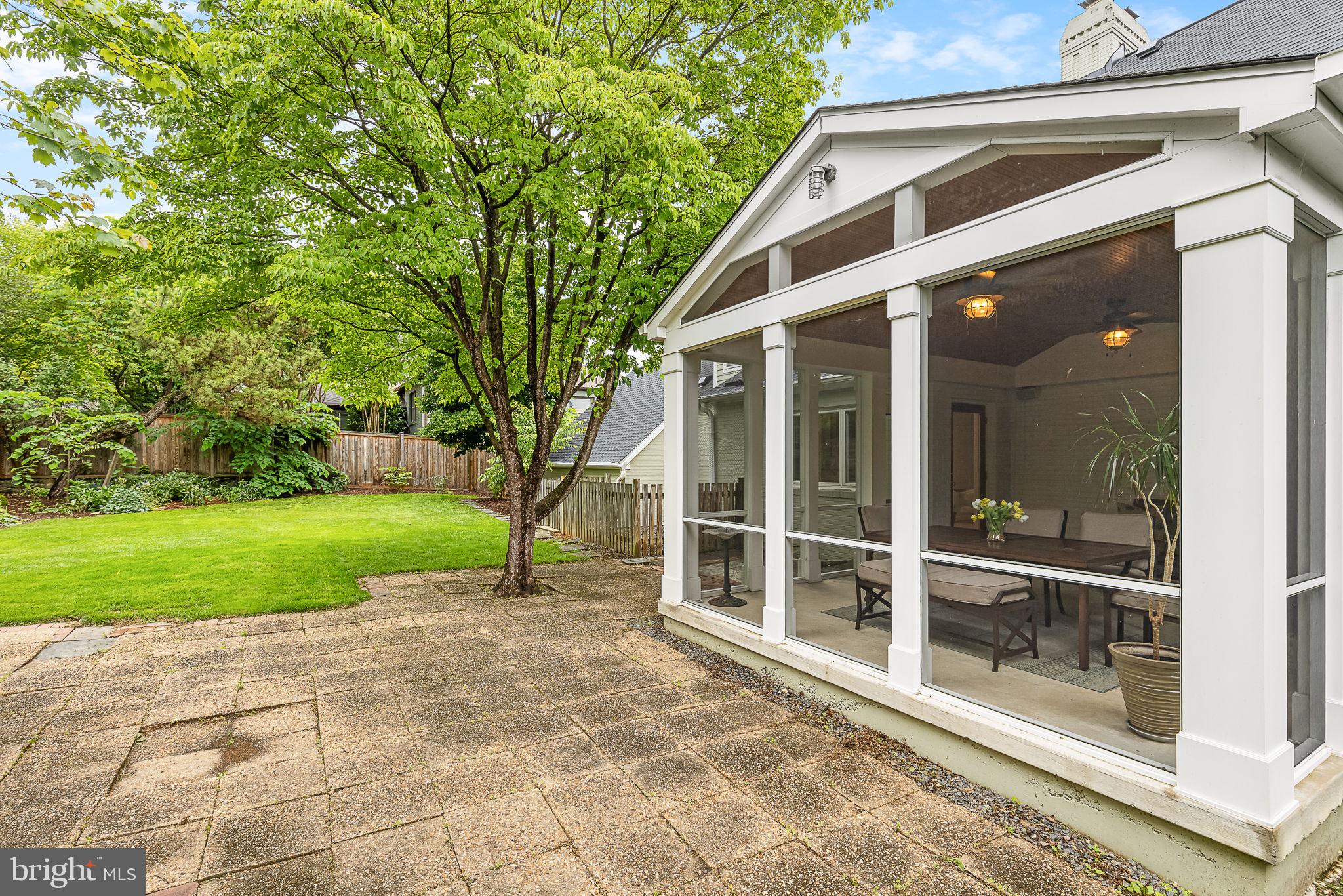 404 CROWN VIEW DRIVE