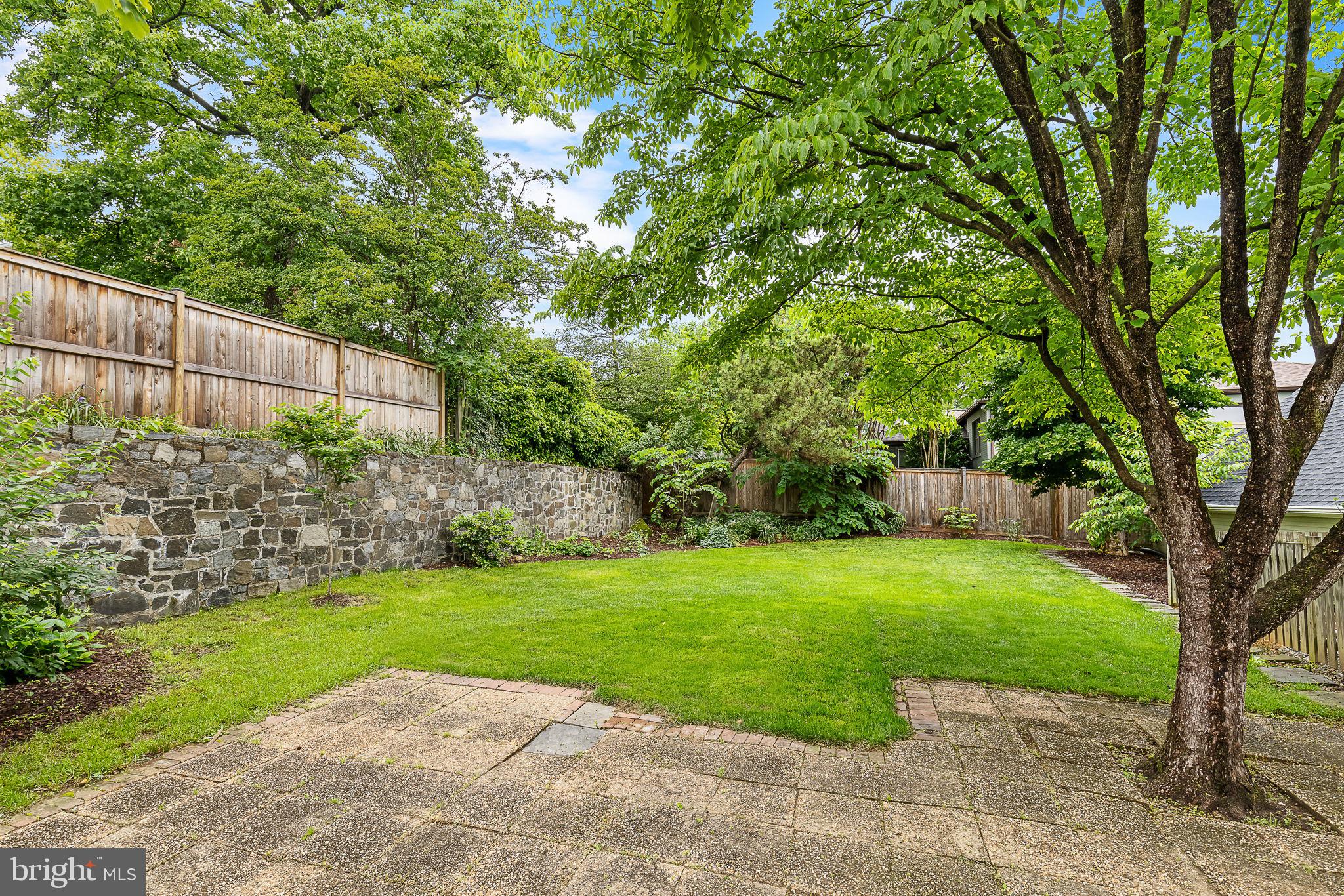 404 CROWN VIEW DRIVE