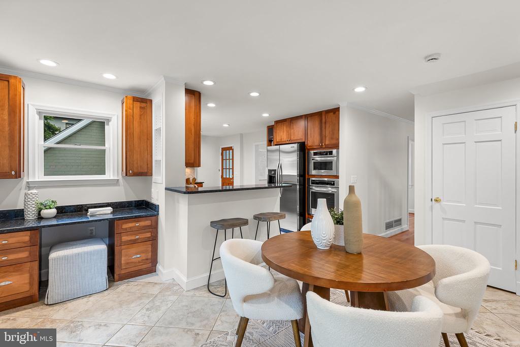 404 CROWN VIEW DRIVE