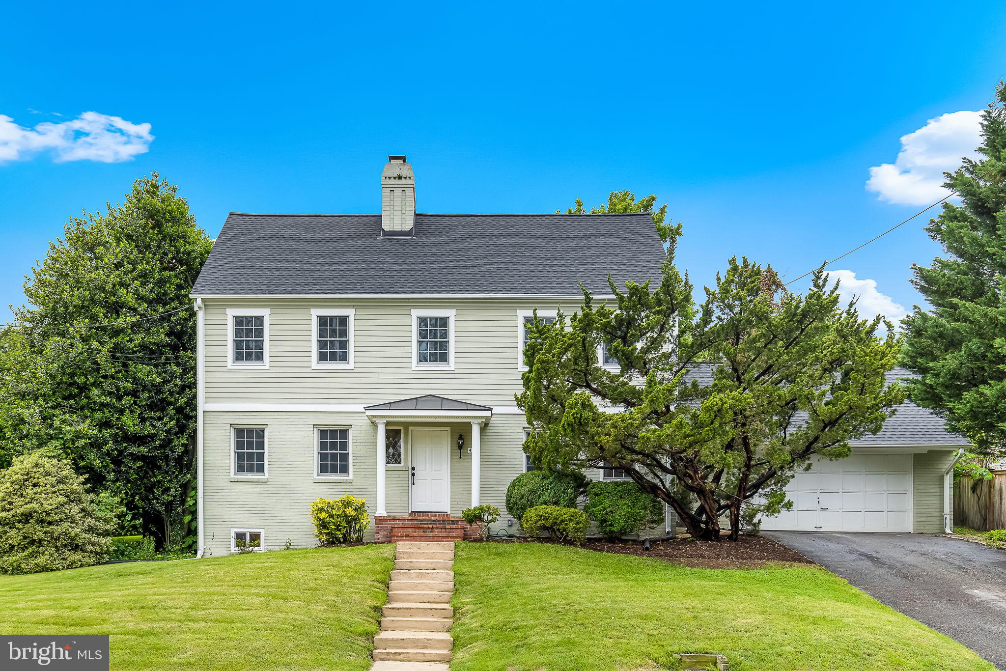 404 CROWN VIEW DRIVE