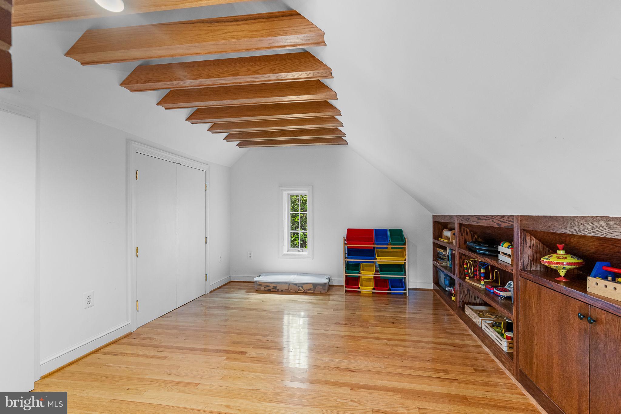 404 CROWN VIEW DRIVE