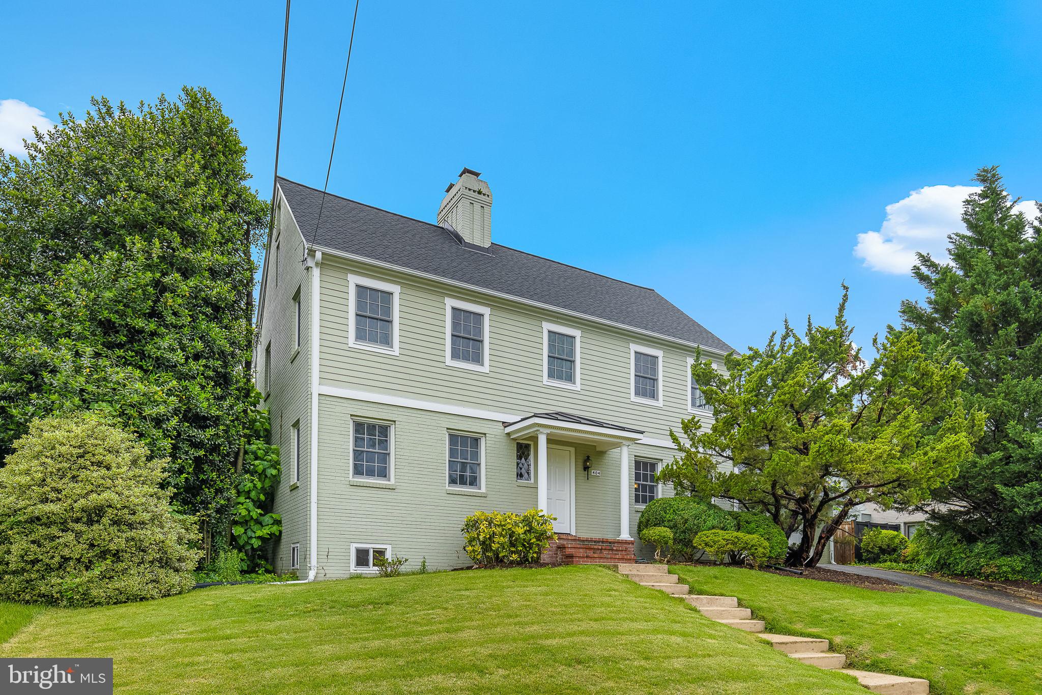 404 CROWN VIEW DRIVE