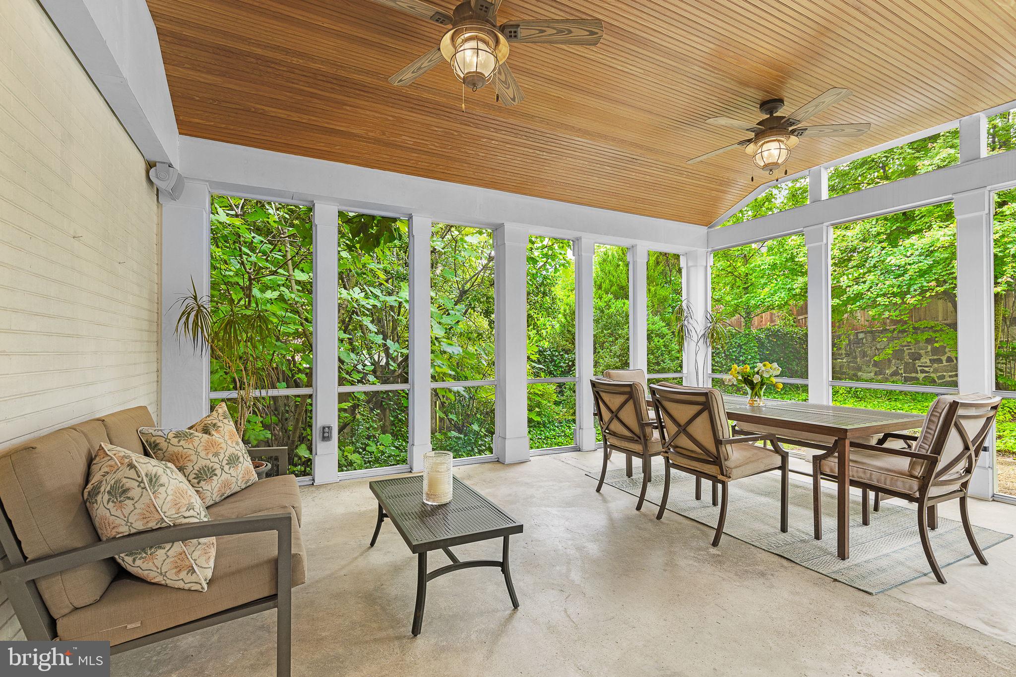 404 CROWN VIEW DRIVE