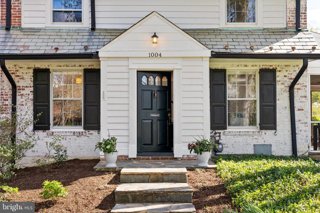 1004 JANNEYS LANE