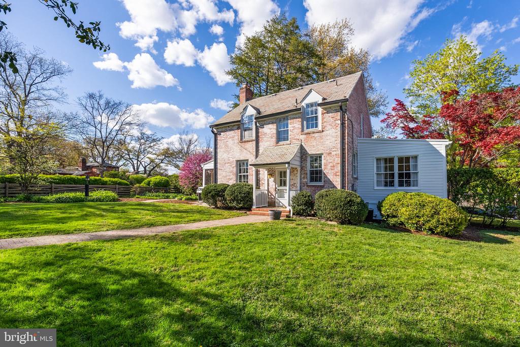 1004 JANNEYS LANE