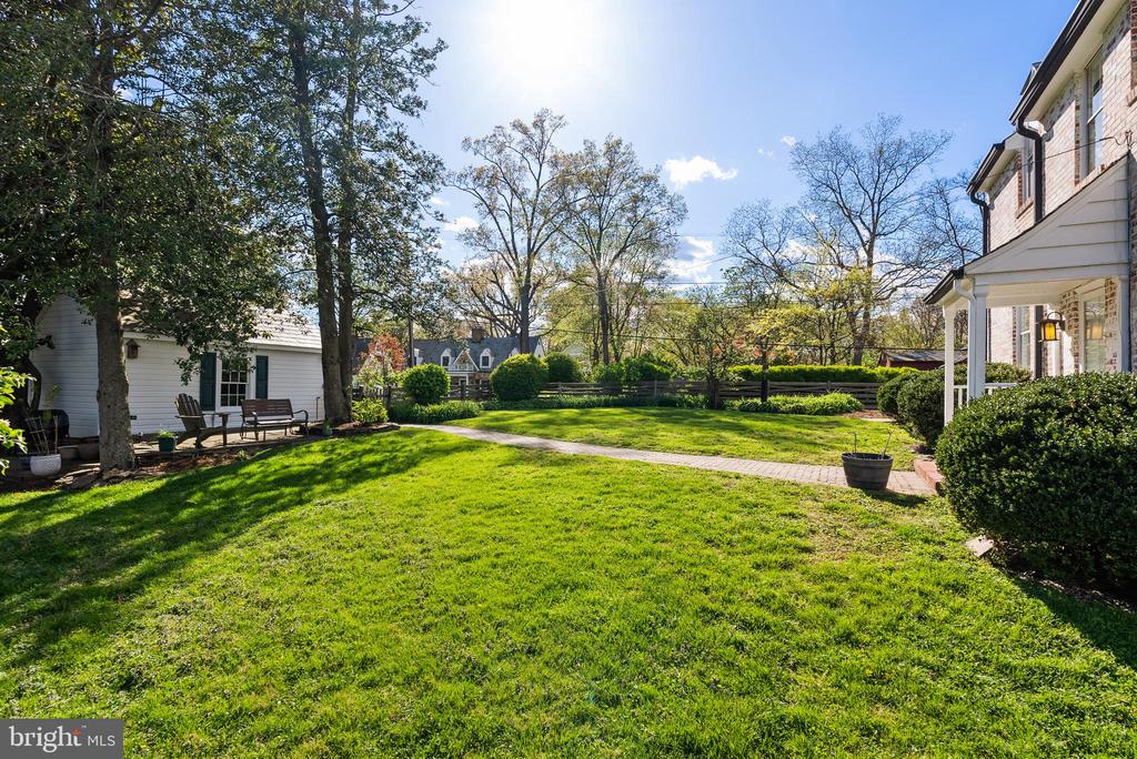 1004 JANNEYS LANE