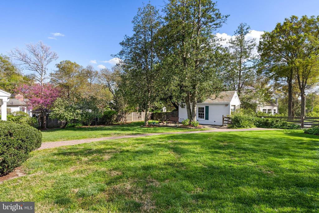 1004 JANNEYS LANE