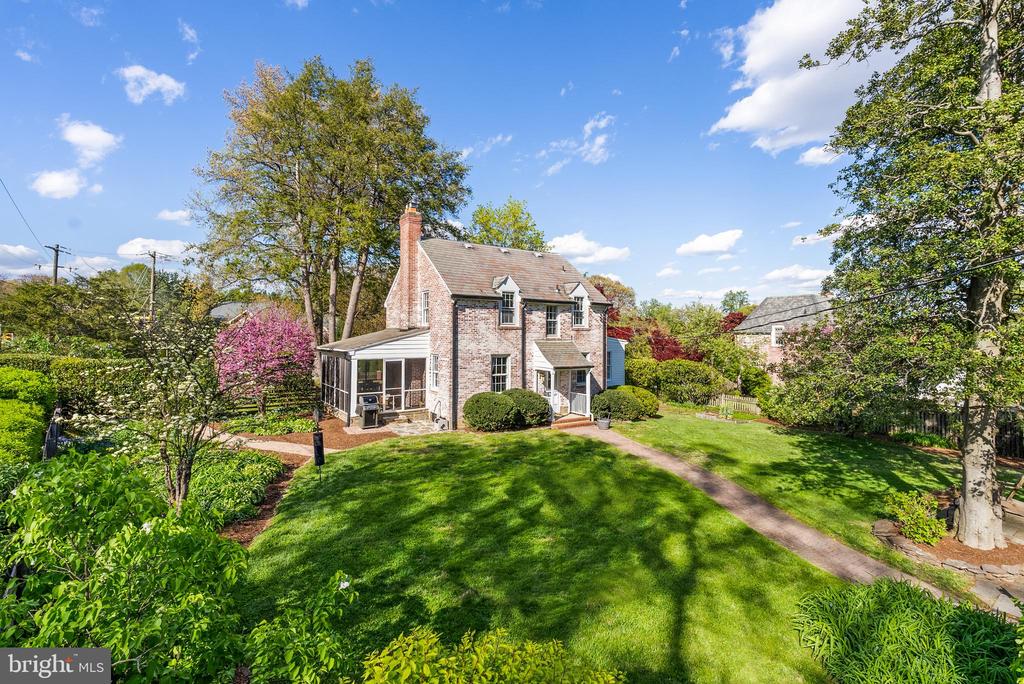 1004 JANNEYS LANE
