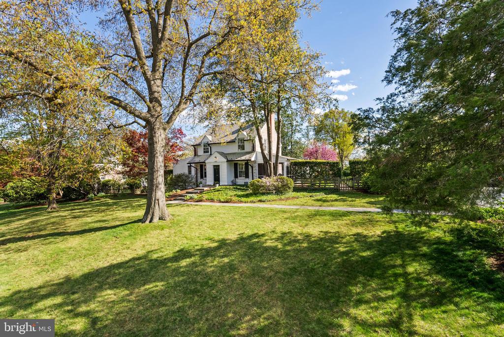 1004 JANNEYS LANE