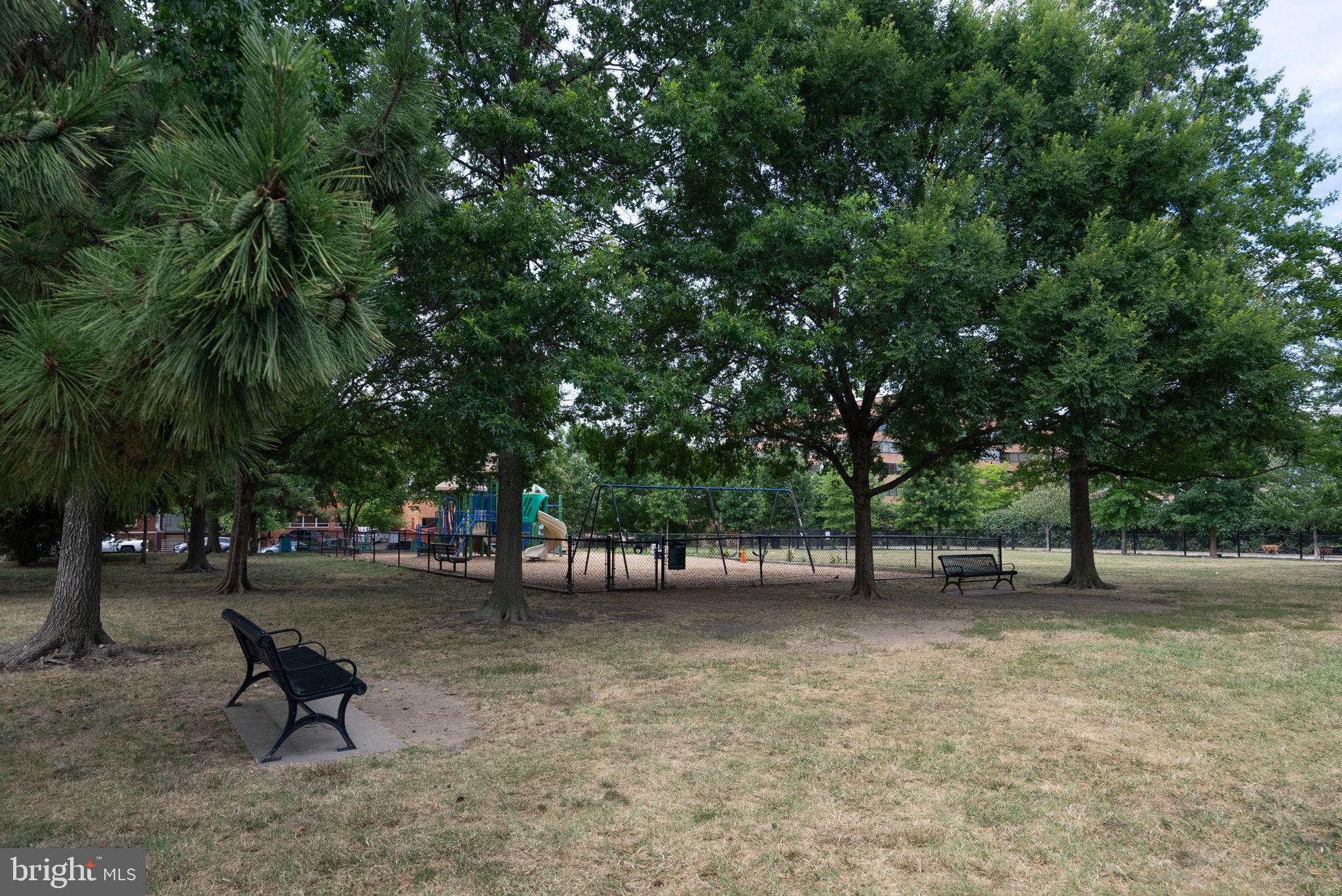 501 SLATERS LANE 1016