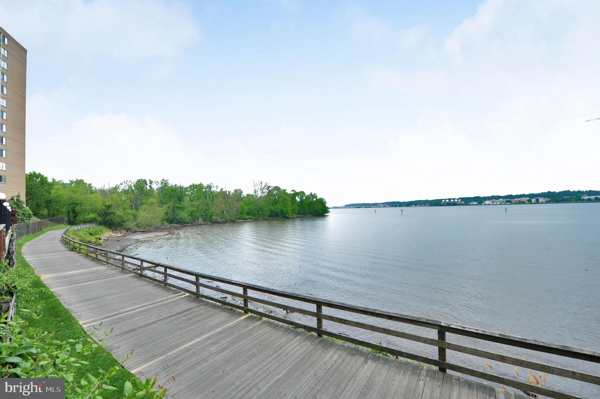 501 SLATERS LANE 1016