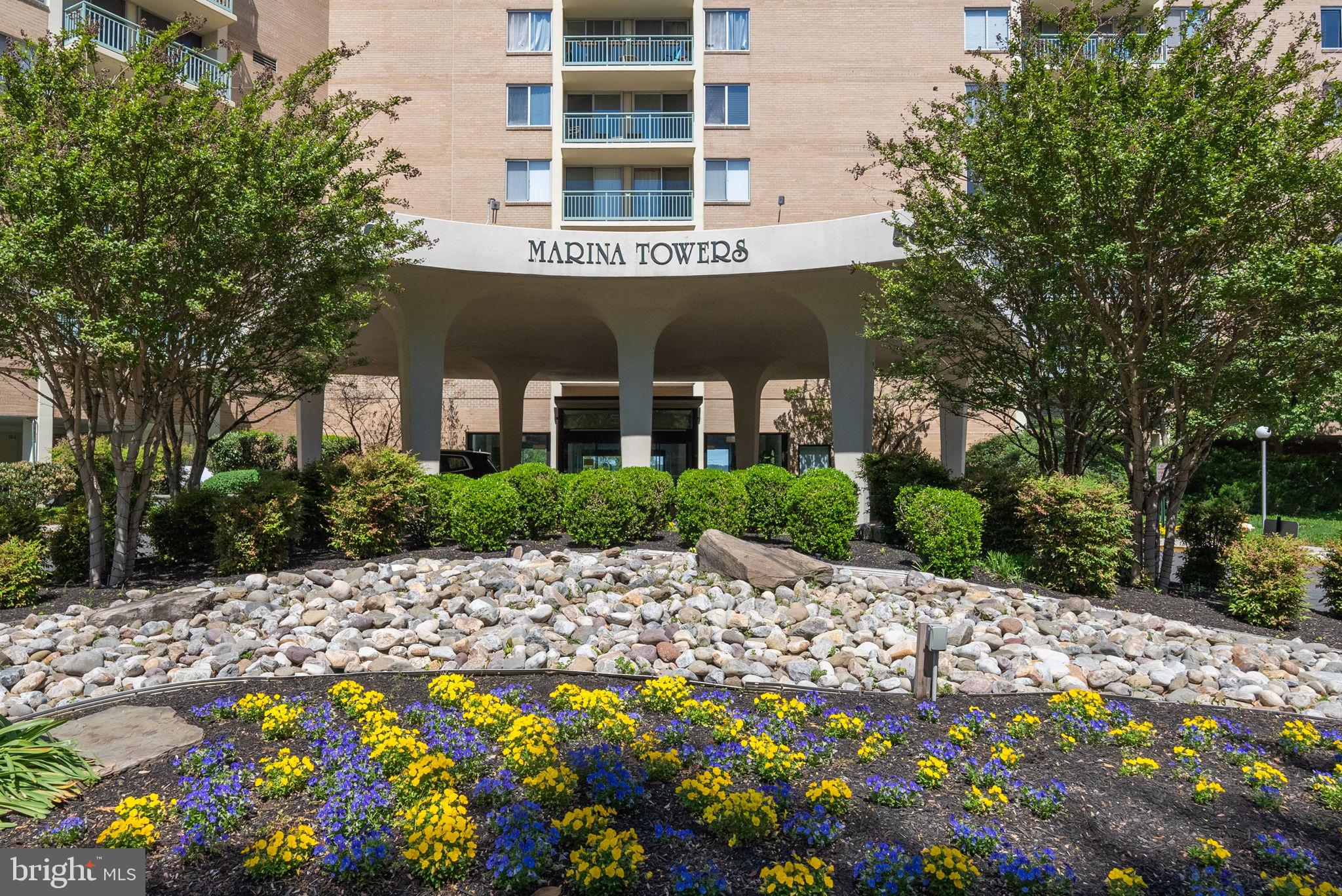 501 SLATERS LANE 1016