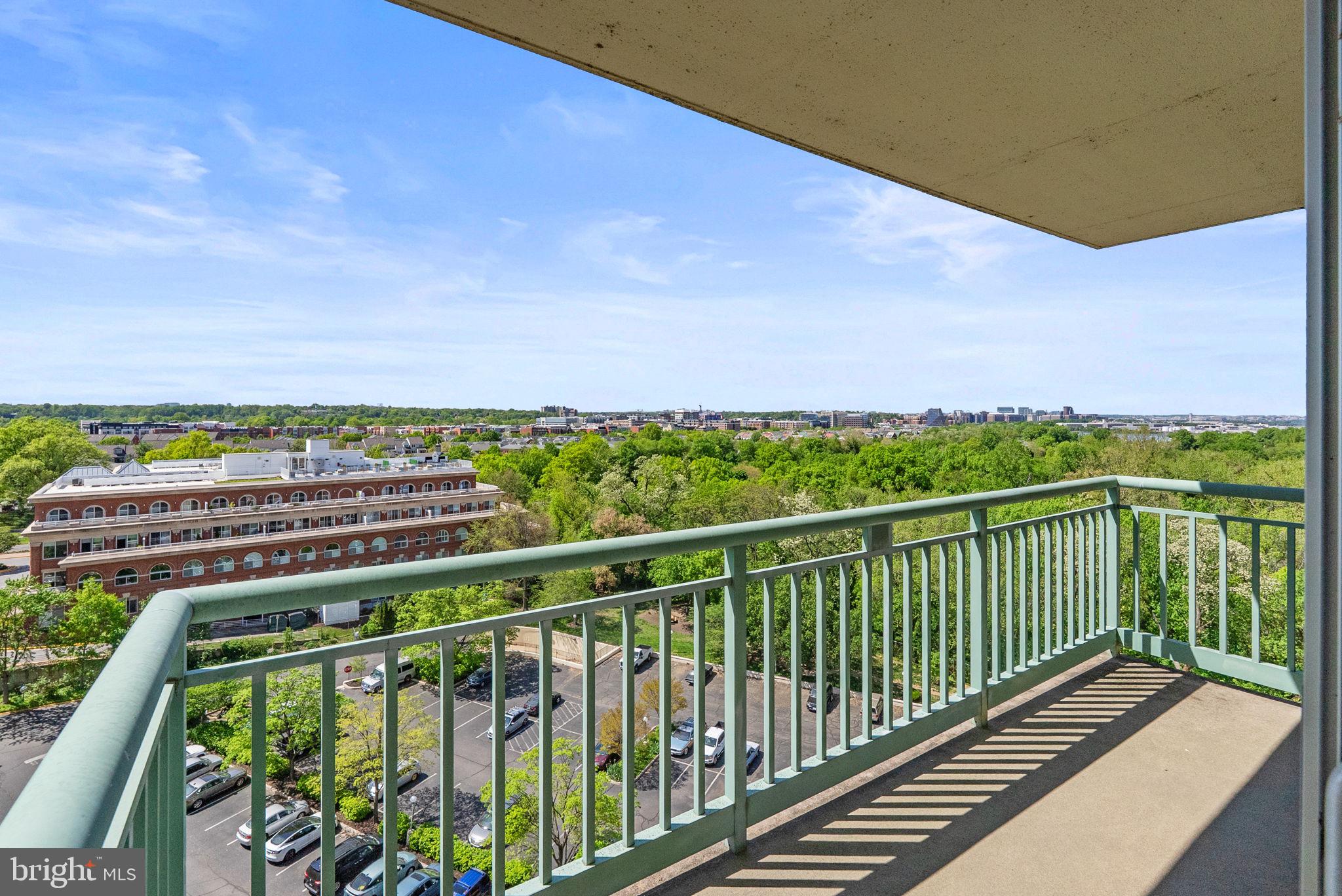 501 SLATERS LANE 1016