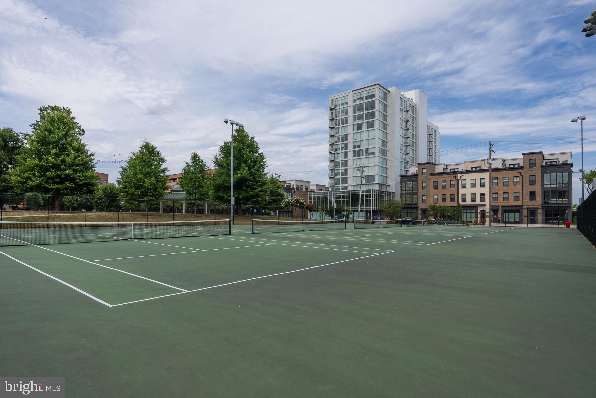 501 SLATERS LANE 1016