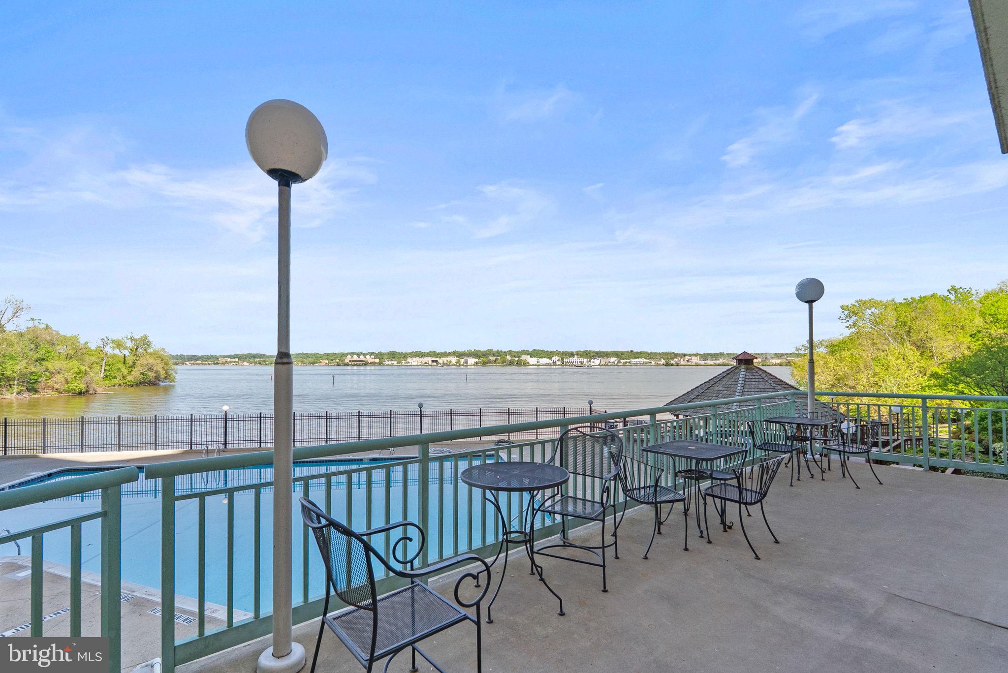 501 SLATERS LANE 1016