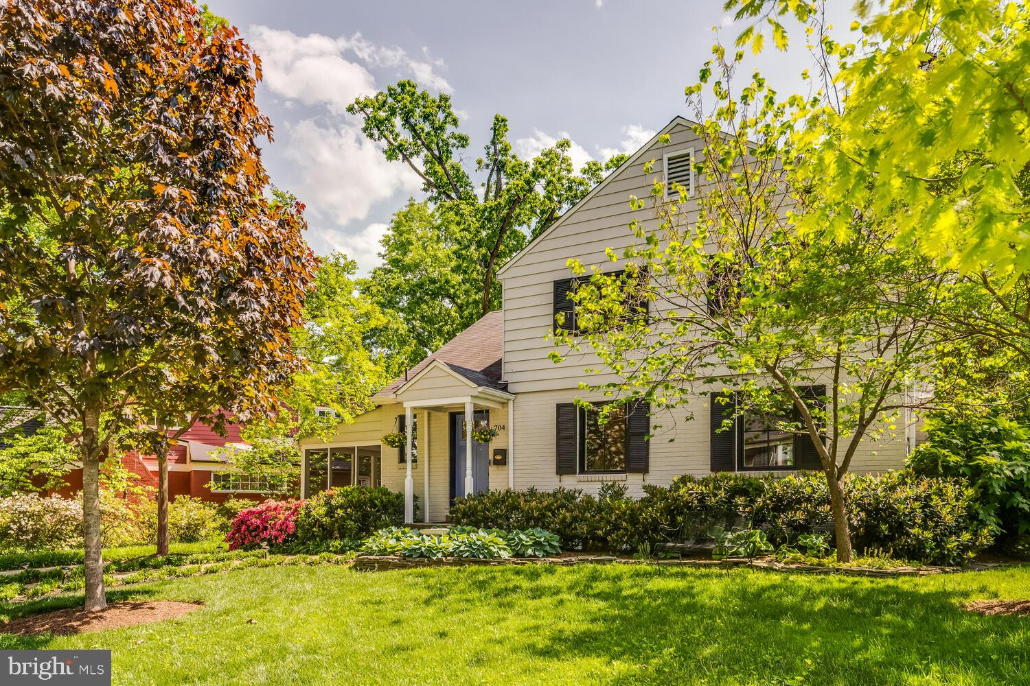 704 GRAND VIEW DRIVE