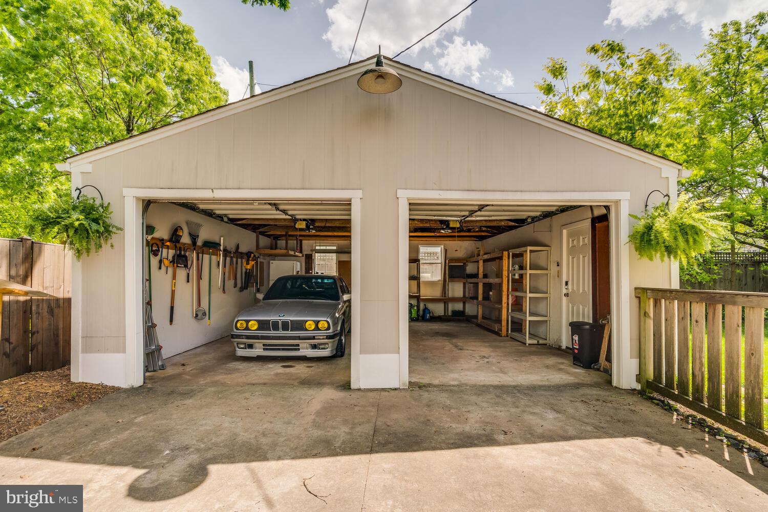 704 GRAND VIEW DRIVE