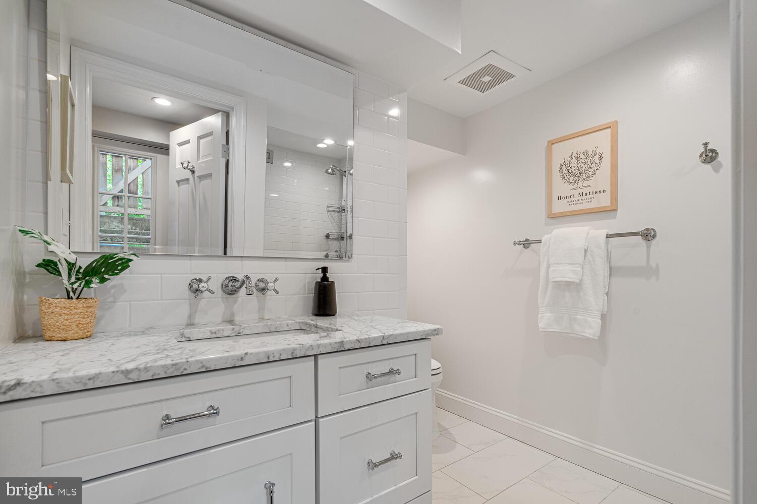 704 GRAND VIEW DRIVE