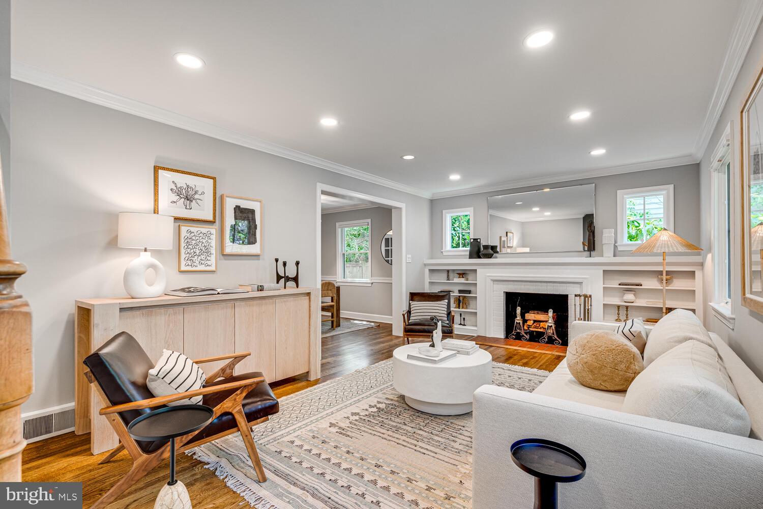 704 GRAND VIEW DRIVE