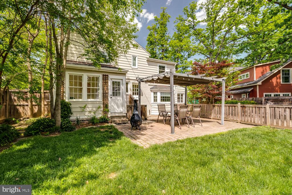 704 GRAND VIEW DRIVE