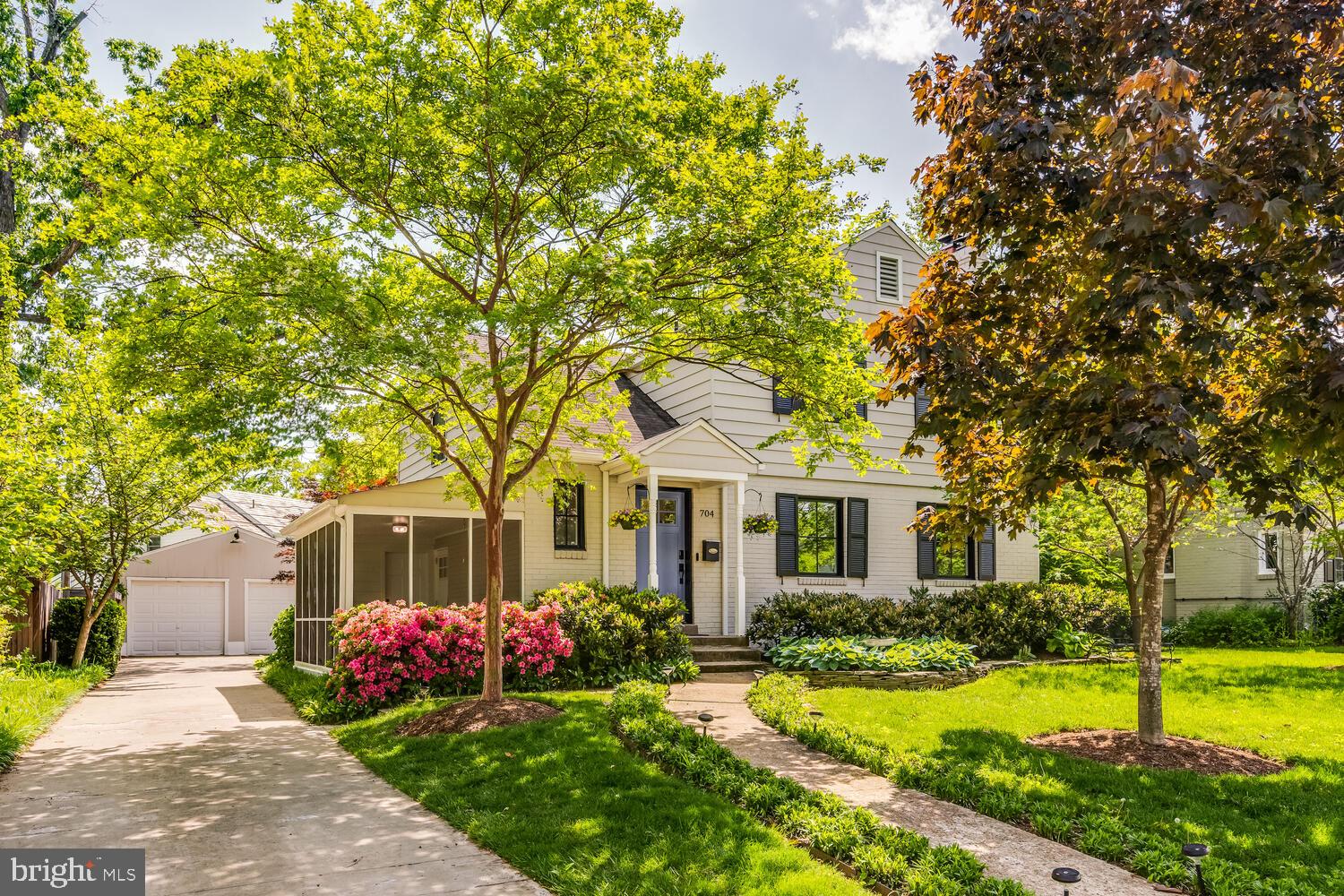 704 GRAND VIEW DRIVE