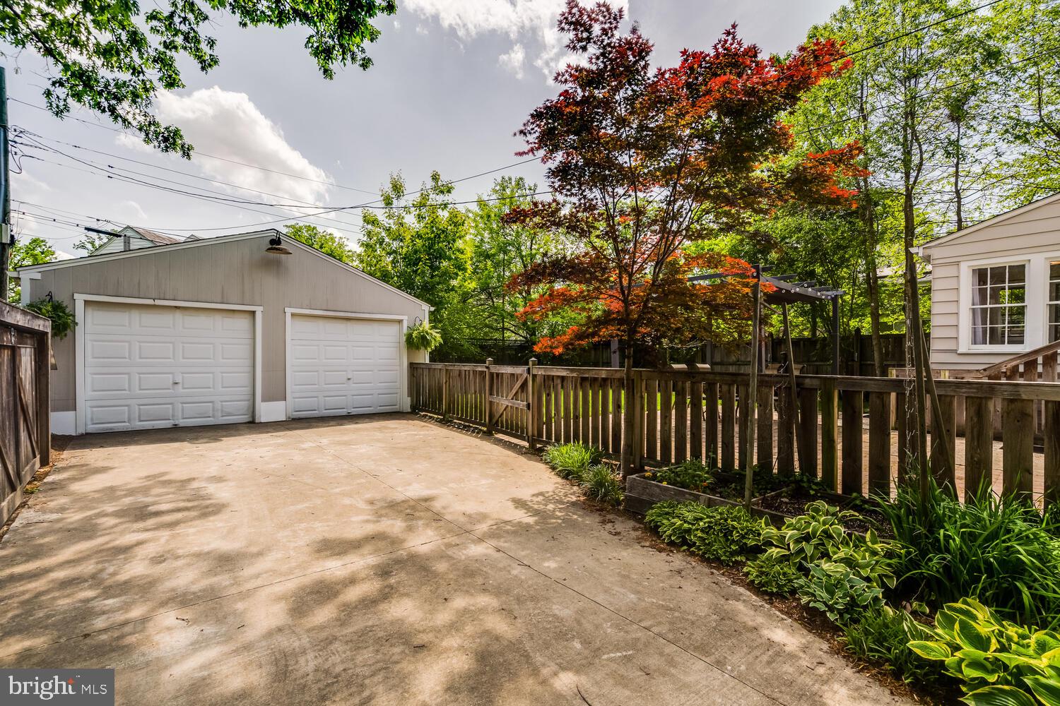 704 GRAND VIEW DRIVE