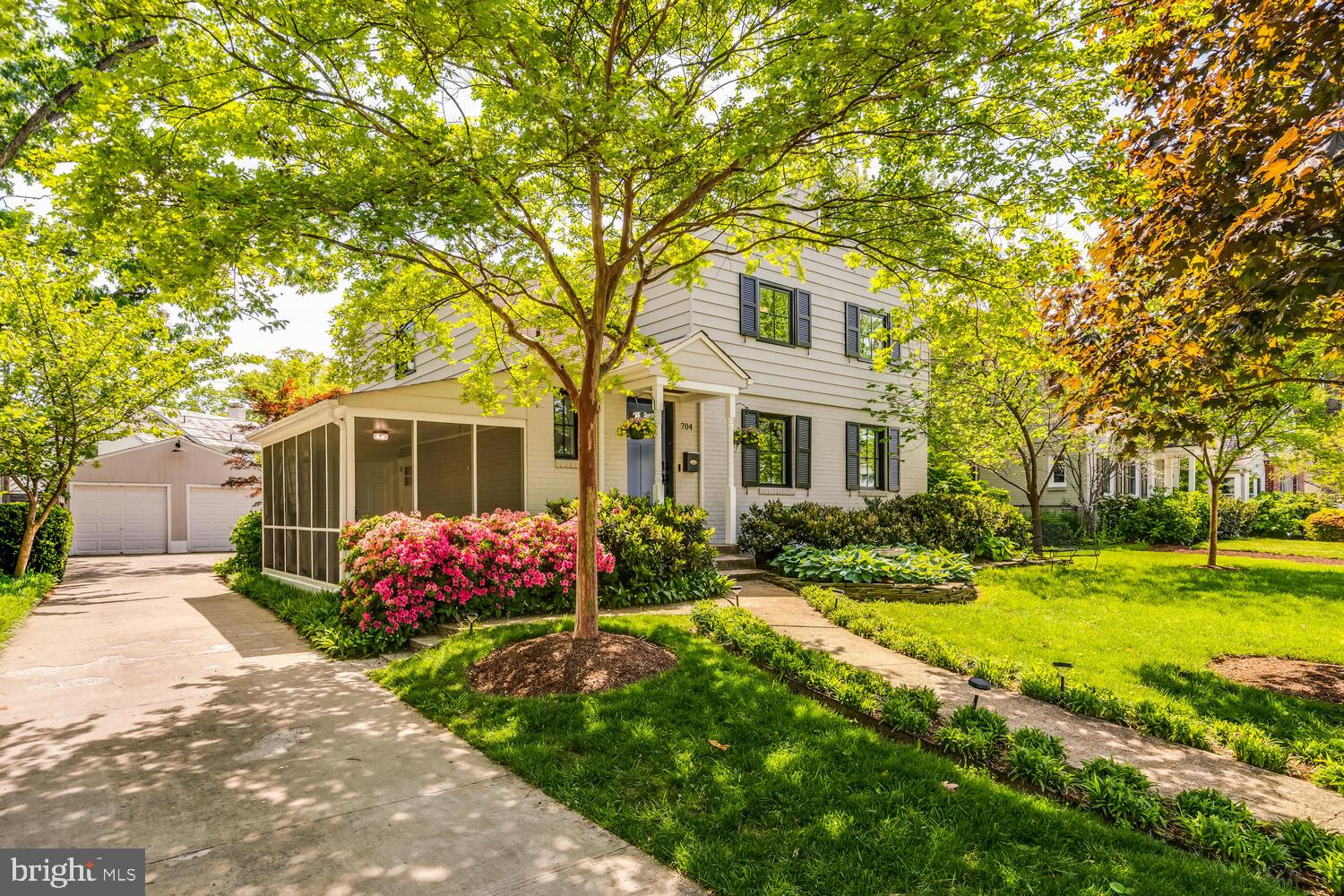 704 GRAND VIEW DRIVE